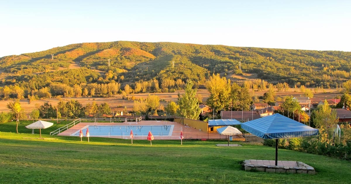 piscina del campamento de inglés