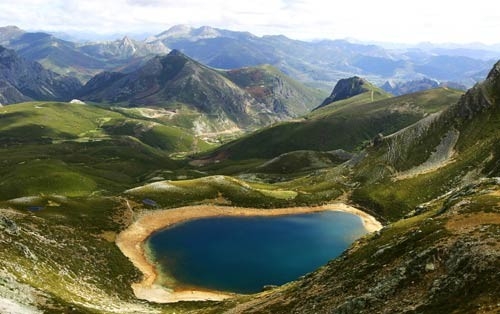 campamento en la cordillera cantabrica