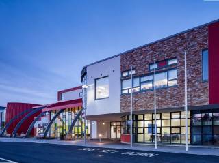 Colegios de Irlanda - Scoil na Tríonóide Naofa - Doon