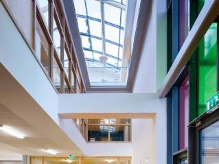 Colegios de Irlanda - Scoil na Tríonóide Naofa - Doon