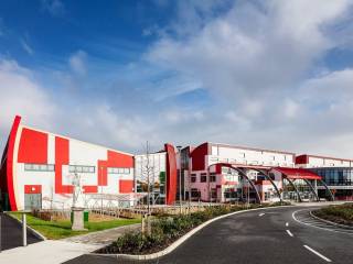 Colegios de Irlanda - Scoil na Tríonóide Naofa - Doon